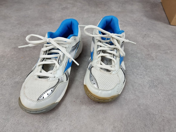 Chaussures de sport en salle Mizuno blanches et bleues - Taille 38 Réf: C242