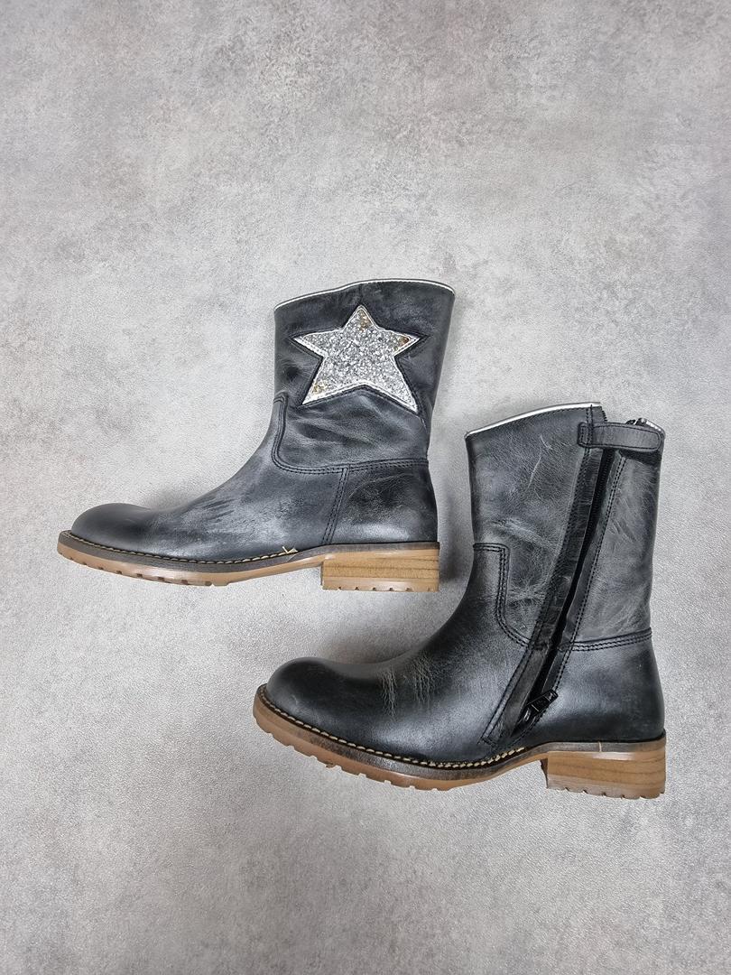 bottes hip fille noir/argent avec une étoile - Taille 32 Réf: C0245 Image principale du produit