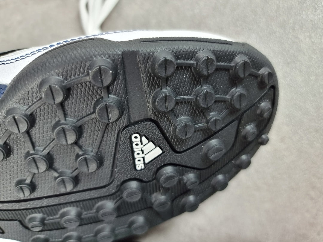 Chaussures de Foot en Salle Adidas Blanc - 42 2/3 Réf: C222