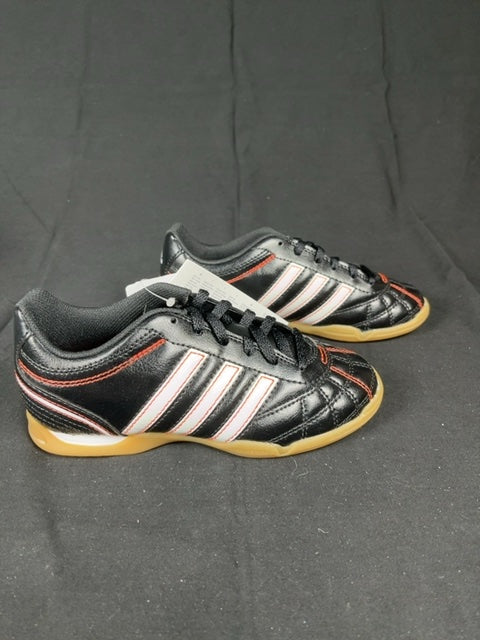 Chaussures de football salle enfant adidas noires - 33 Réf: C068