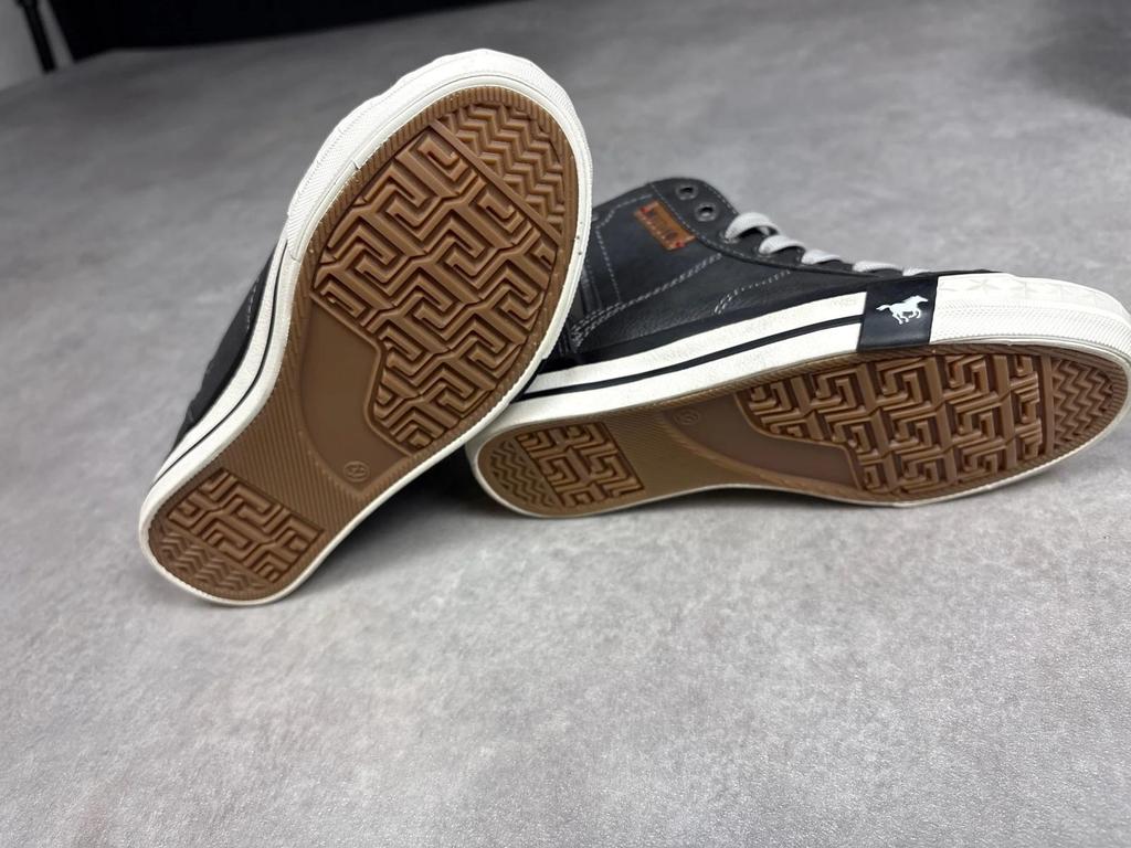 Baskets montantes Mustang 914376 Taille 32 grises Réf: C230