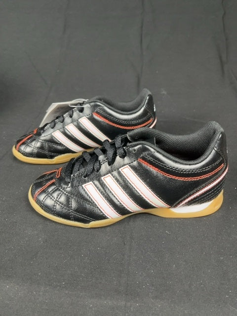 Chaussures de football salle enfant adidas noires - 33 Réf: C068