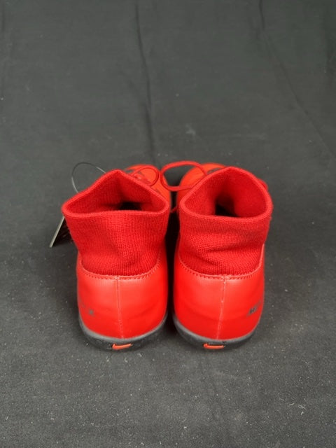 Chaussures de football Nike Rouge - 32 Réf: C076