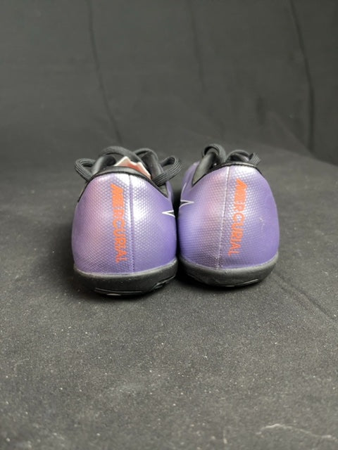 Chaussures de football Nike violet - 27 Réf: C133