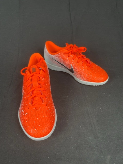 Chaussures de football Nike Orange - 33 Réf: C073