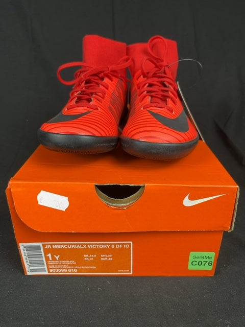 Chaussures de football Nike Rouge - 32 Réf: C076