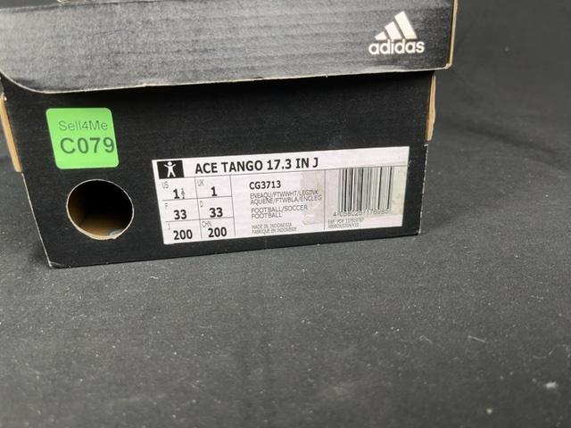 Chaussures de football Adidas Turquoise - 33 Réf: C079