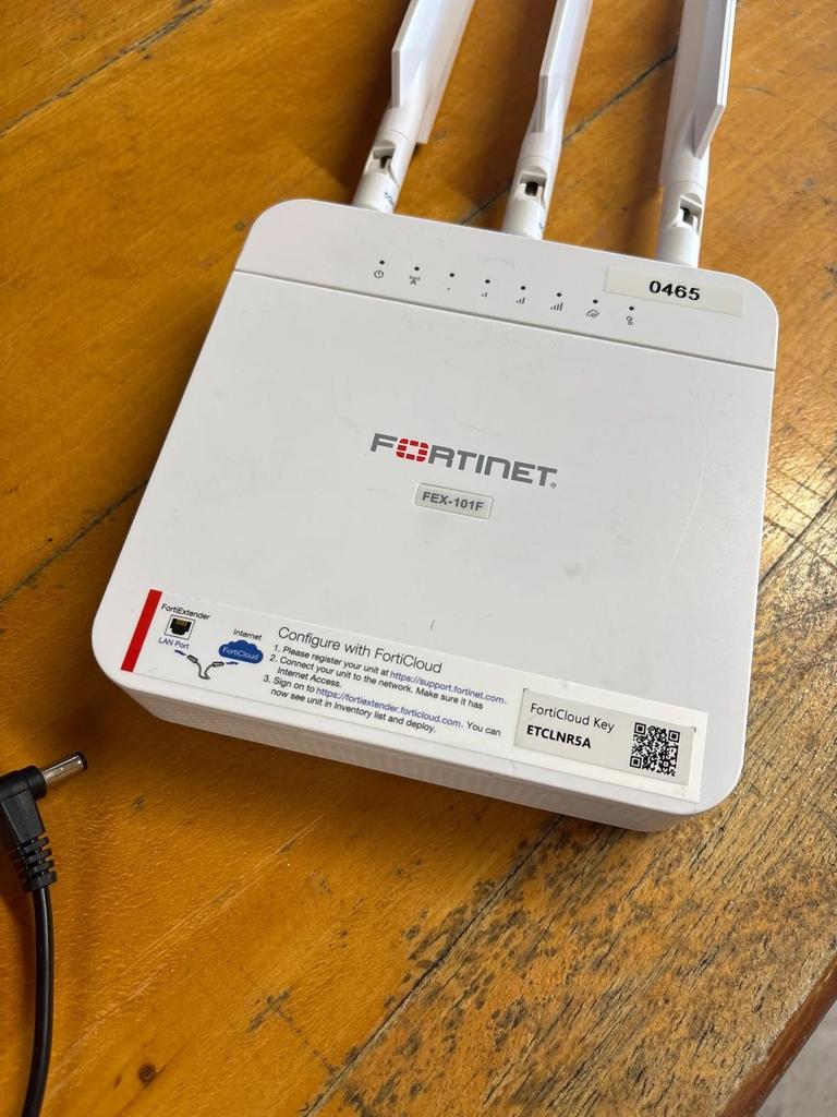 Fortinet Fortiextender Fex-101f – Routeur 4g Lte Pro