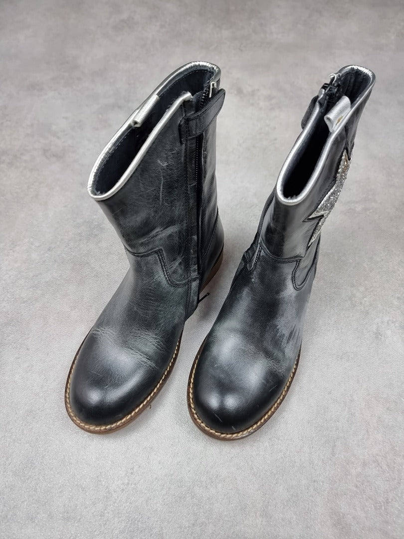bottes hip fille noir/argent avec une étoile - Taille 32 Réf: C0245