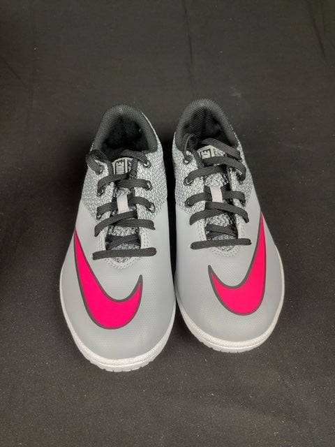 Chaussures de football Nike Gris - 33 Réf: C072