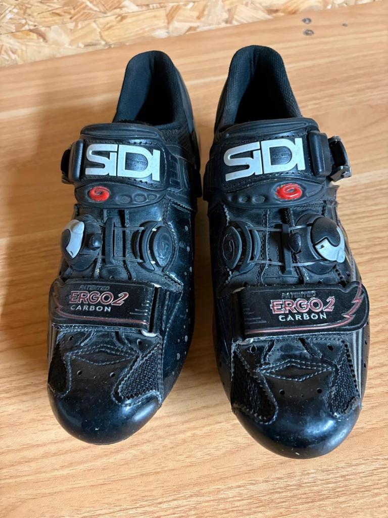Sidi Ergo 2 Carbon T.39 – Chaussures vélo route carbone – Noires Image principale du produit