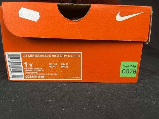 Chaussures de football Nike Rouge - 32 Réf: C076