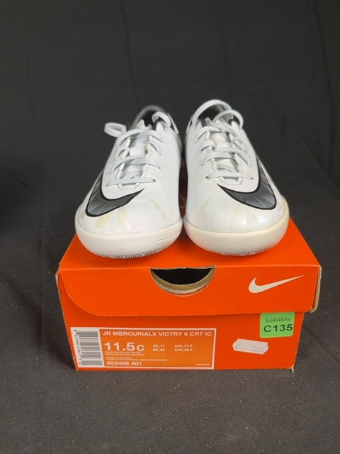 Chaussures de football Nike Blanc - 28 Réf: C135