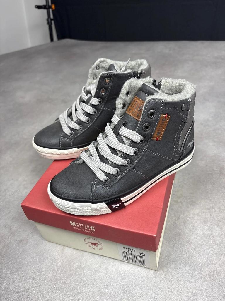 Baskets montantes Mustang 914376 Taille 32 grises Réf: C230
