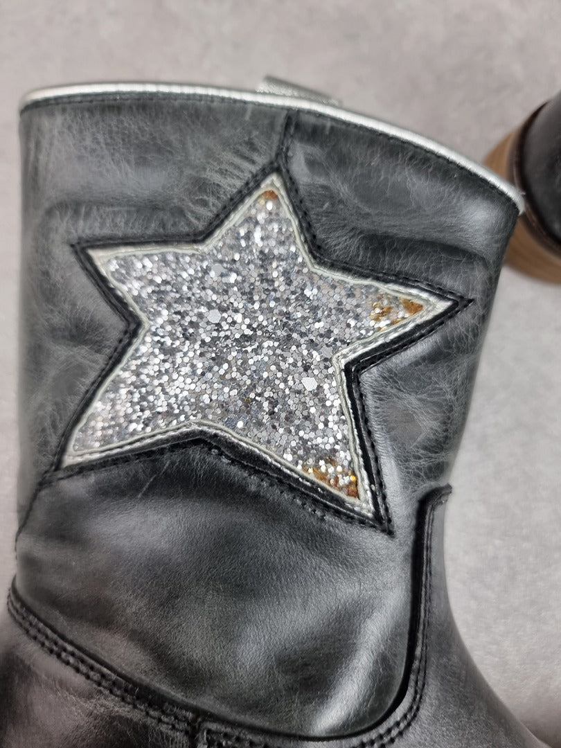 bottes hip fille noir/argent avec une étoile - Taille 32 Réf: C0245