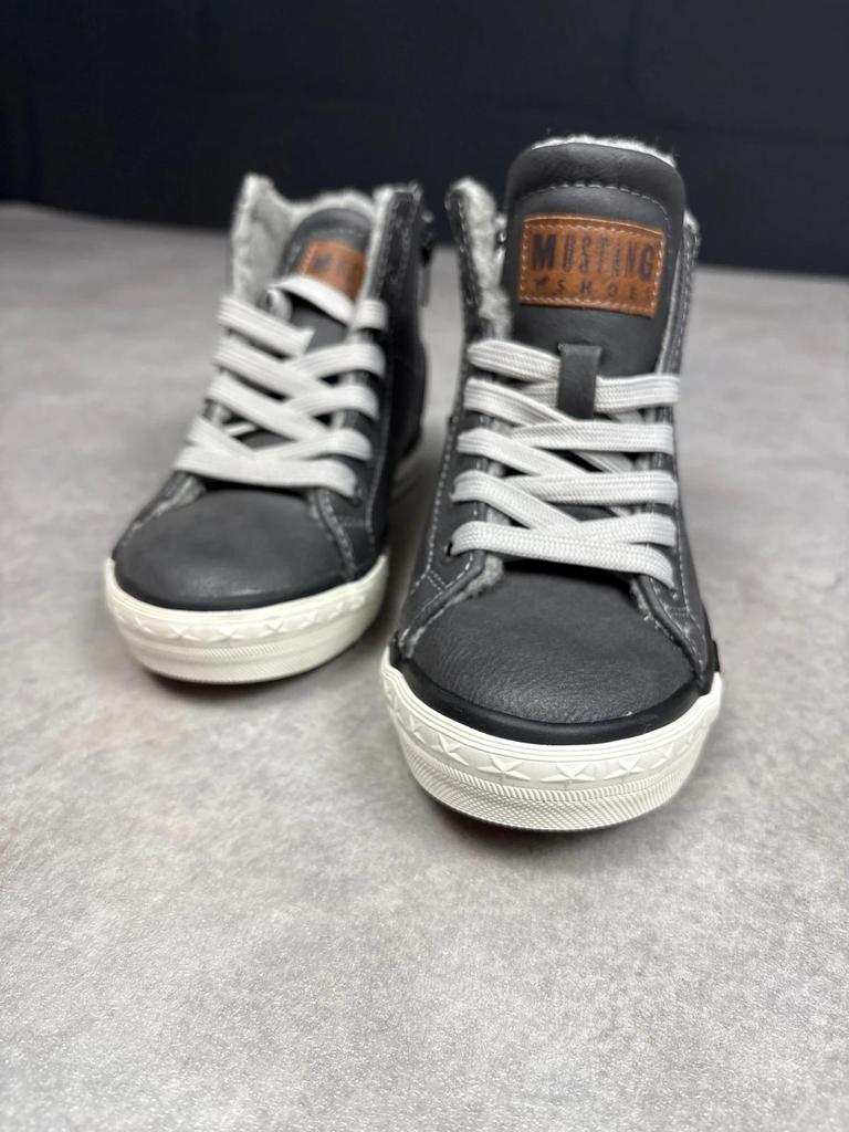 Baskets montantes Mustang 914376 Taille 32 grises Réf: C230