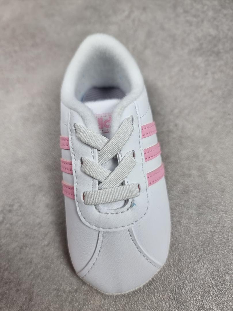 Chaussons et pantoufle adidas blanc et rose - Pointure 19 C026