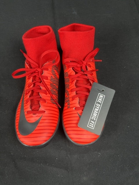 Chaussures de football Nike Rouge - 32 Réf: C076 Image secondaire du produit
