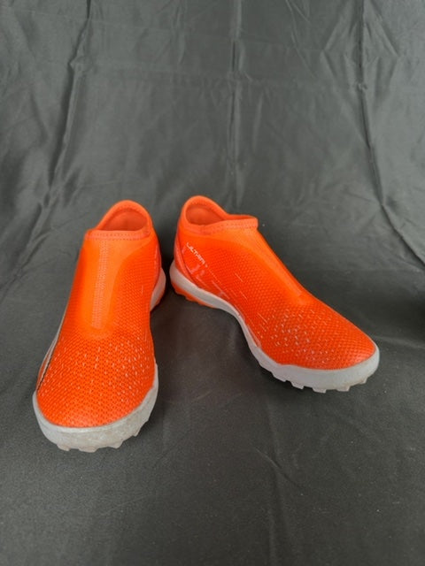 Chaussures de football Puma orange - 34 Réf: C237 Image principale du produit