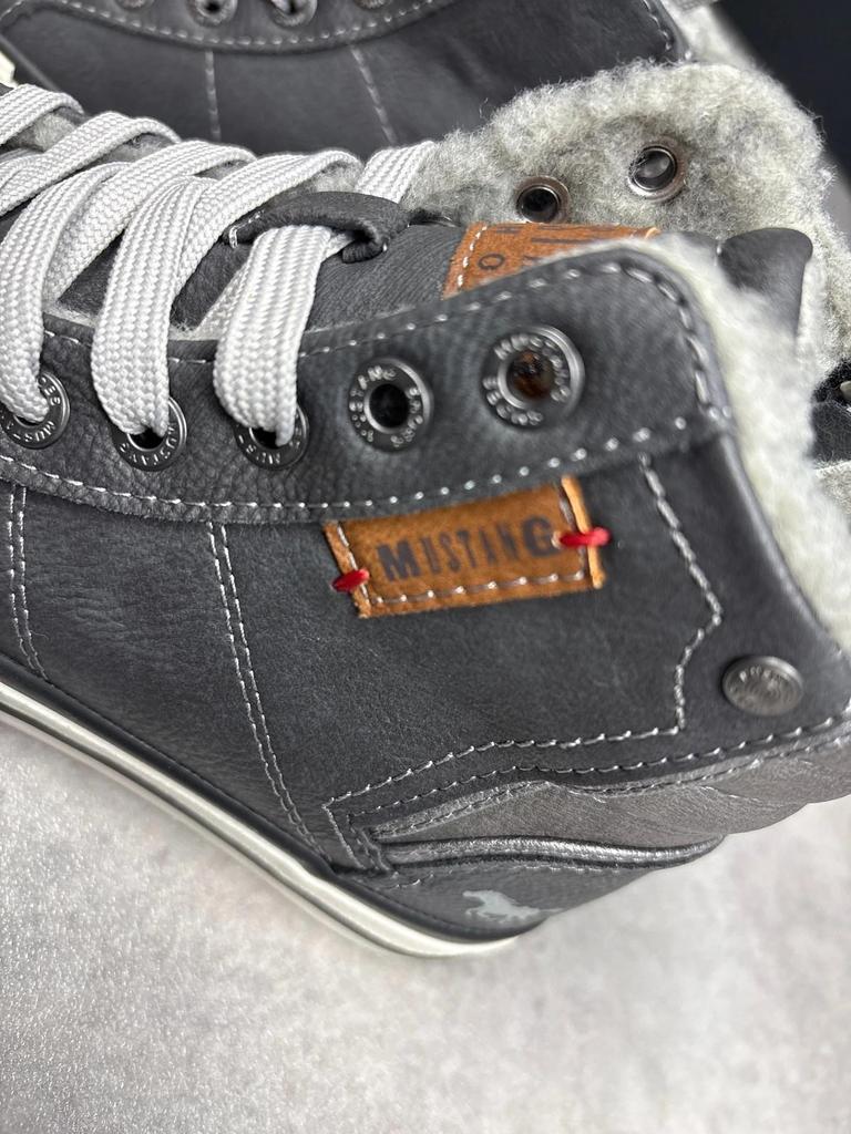Baskets montantes Mustang 914376 Taille 32 grises Réf: C230