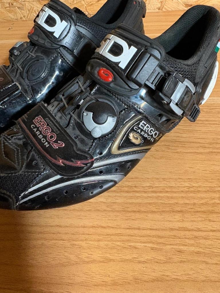 Sidi Ergo 2 Carbon T.39 – Chaussures vélo route carbone – Noires Image secondaire du produit