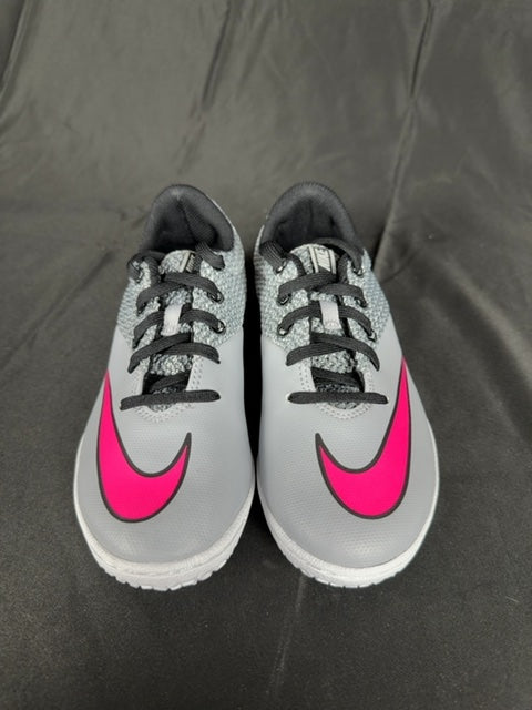 Chaussures de football Nike Gris - 34 Réf: C0181