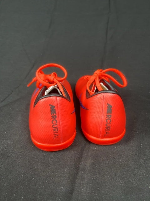 Chaussures de football enfant Nike rouge - 33 Réf: C070