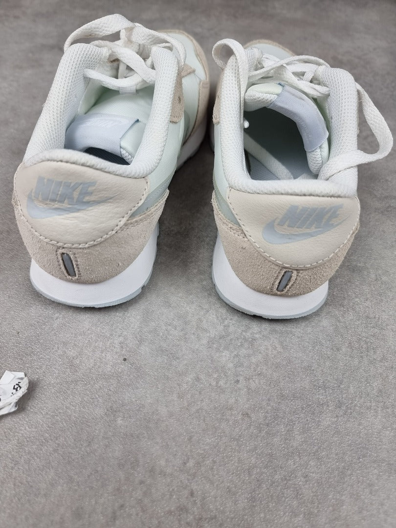 Baskets Nike Md Valiant blanc - Taille 36 Réf: C0249 - Sell4Me