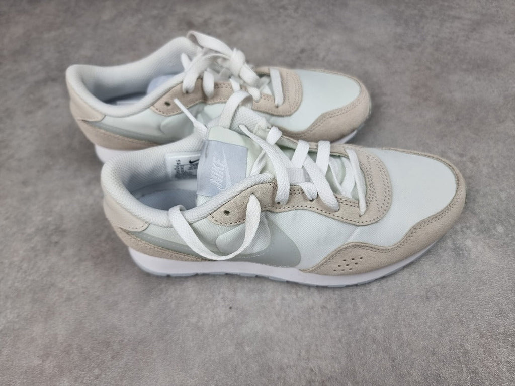 Baskets Nike Md Valiant blanc - Taille 36 Réf: C0249 - Sell4Me