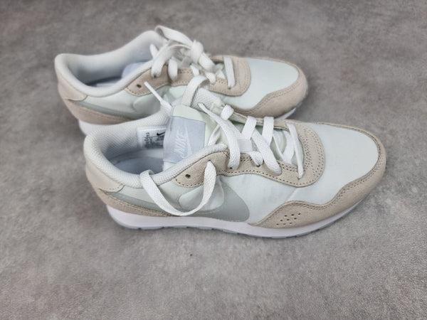 Baskets Nike Md Valiant blanc - Taille 36 Réf: C0249 - Sell4Me