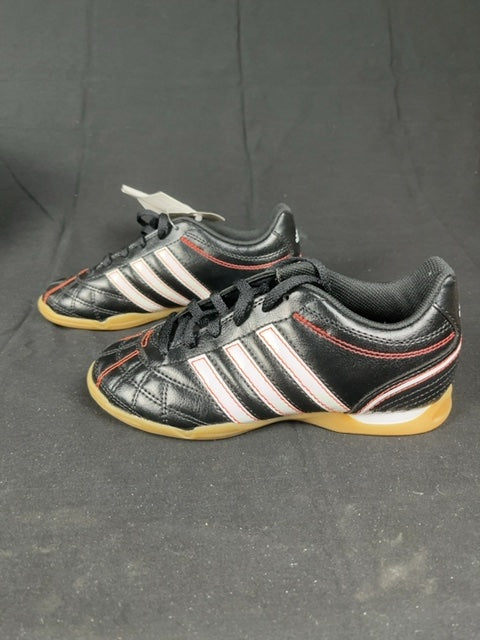 Chaussures de football Adidas Noir - 33 Réf: C074