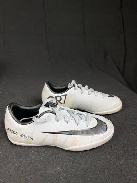 Chaussures de football Nike Blanc - 28 Réf: C135