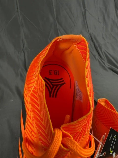 Chaussures de foot Adidas Nemeziz Tango orange - 35 Réf: C218 - Sell4Me
