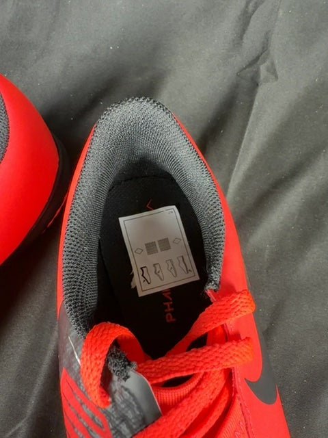 Chaussures de football Nike Phantom Venom Academy rouge - 33.5 Réf: C0238 - Sell4Me