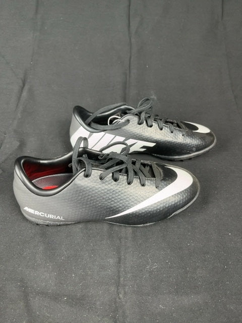 Chaussures de football Nike Noir - 33 Réf: C069