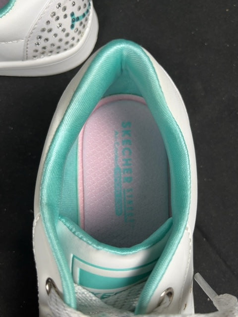 Baskets Skechers Blanc - 35 Réf: C136