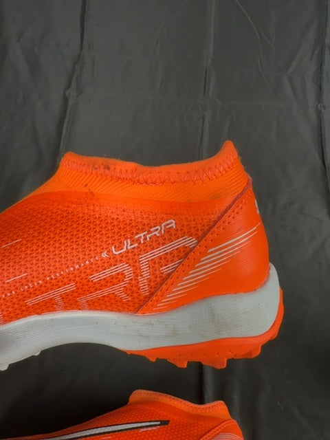 Chaussures de football Puma orange - 34 Réf: C237
