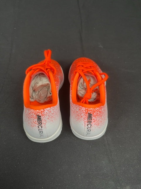 Chaussures de football Nike Orange - 33 Réf: C073