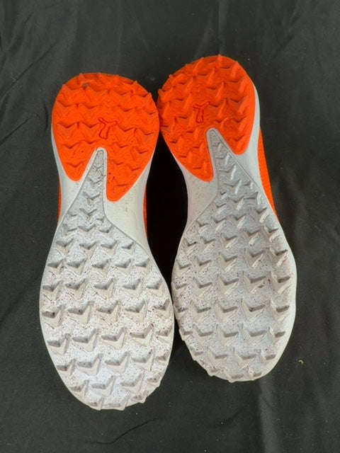Chaussures de football Puma orange - 34 Réf: C237