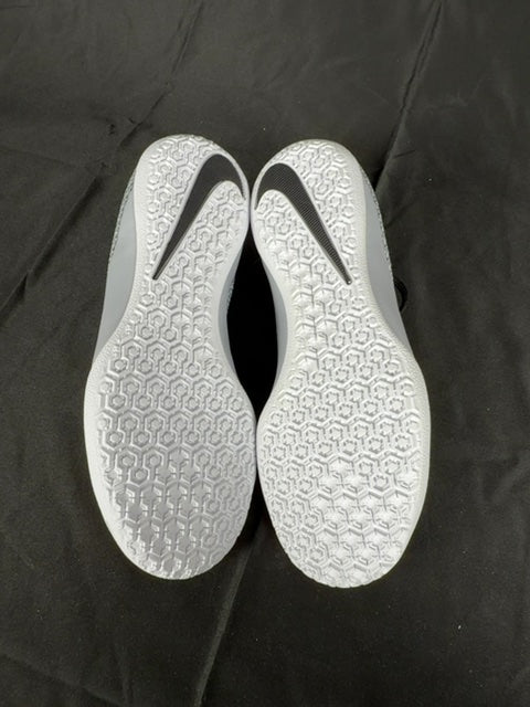 Chaussures de football Nike Gris - 34 Réf: C0181