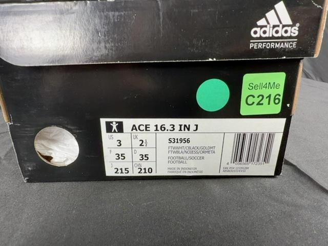 Chaussures de football Adidas Blanc - 35 Réf: C216