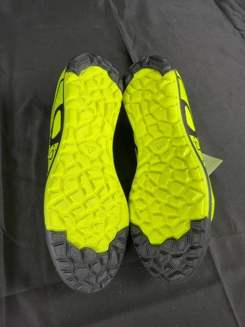 Chaussures de football Adidas Jaune - 34 Réf: C217