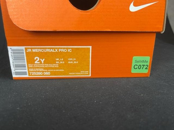 Chaussures de football Nike Gris - 33 Réf: C072